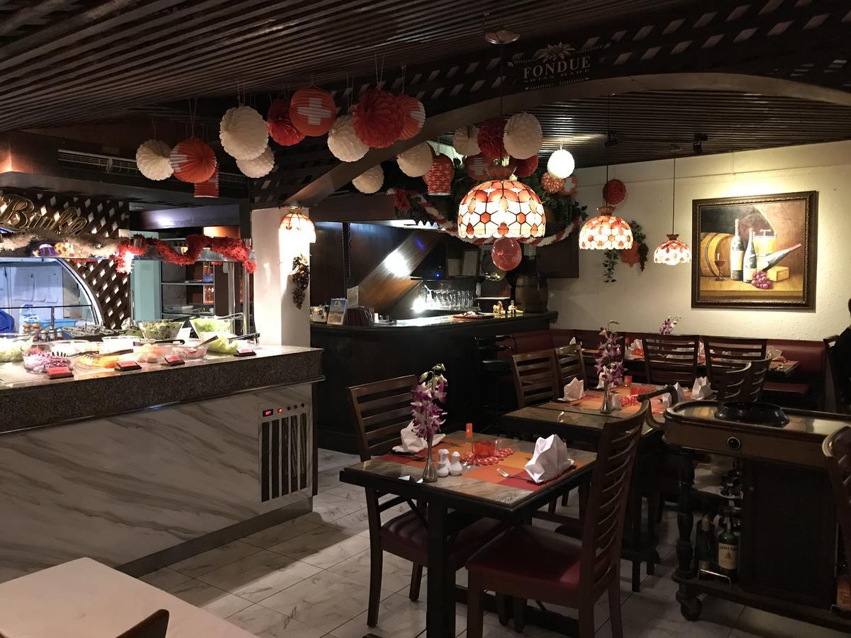 Swiss Food Restaurant And Room For Rent Pattaya Exteriör bild